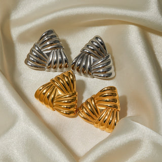 18k gold classic fashion triangle with braided texture design earrings - SMODDO 